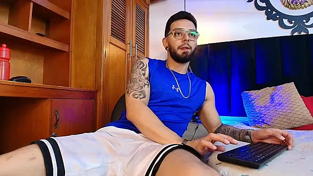 axel ston online show from September 25, 7:50 pm