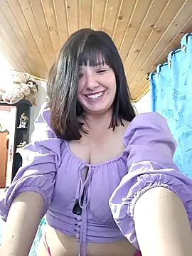Snapshot of IvonnySweet chatting on October 15, 3:28 am IvonnySweet online show from October 15, 3:28 am