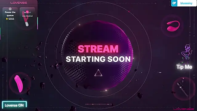 Snapshot of luluubloomm chatting on November 19, 10:21 pm luluubloomm online show from November 19, 10:21 pm