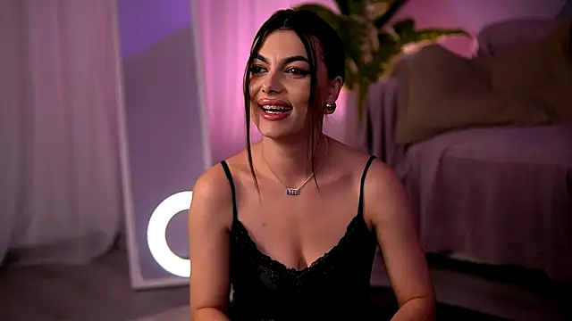 SierraVyx online show from January 5, 6:00 pm