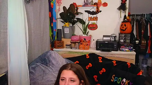 xofrankiefinexo online show from October 11, 1:20 pm