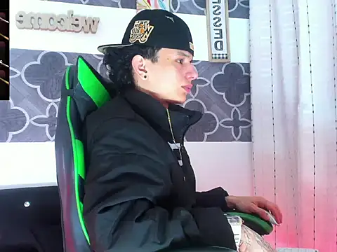 Skinny batman online show from December 2, 11:00 pm