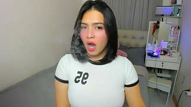 Snapshot of BubbbleButtDemi chatting on May 3, 2:23 pm BubbbleButtDemi online show from May 3, 2:23 pm