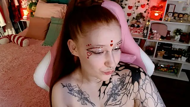 Ayla Hicks online show from March 26, 4:18 am