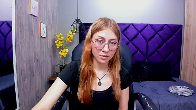 ChloeCampbell03 online show from September 29, 5:40 pm