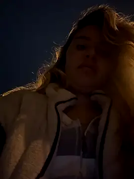 Snapshot of Violettt_hot chatting on October 18, 12:13 am Violettt hot online show from October 18, 12:13 am