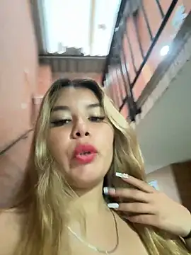 Snapshot of Violettt_hot chatting on November 4, 10:31 pm Violettt hot online show from November 4, 10:31 pm