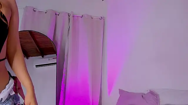 emily  walker online show from March 27, 2:28 am