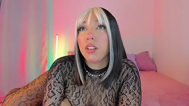 emily  walker online show from May 15, 11:34 pm