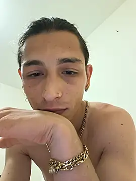 Snapshot of Francoluce23 chatting on July 8, 11:42 pm Francoluce23 online show from July 8, 11:42 pm