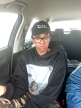 YeahhhitsBreezy online show from December 20, 8:16 pm