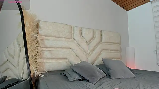 Snapshot of cherry_bunnyx chatting on February 8, 4:49 am cherry bunnyx online show from February 8, 4:49 am