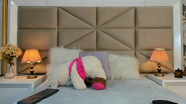 MayaDeLuca online show from December 13, 8:36 pm