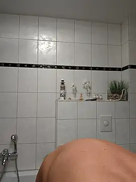 Snapshot of TommyTom76 chatting on November 4, 8:13 am TommyTom76 online show from November 4, 8:13 am