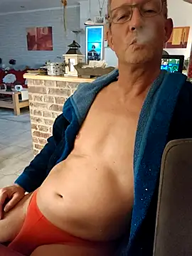 Snapshot of TommyTom76 chatting on November 8, 11:47 pm TommyTom76 online show from November 8, 11:47 pm