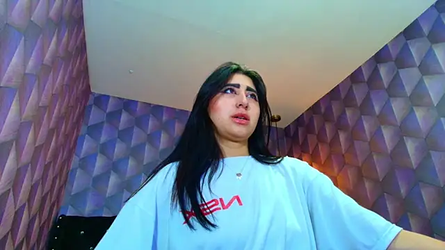 Nanisshawna online show from October 28, 2:04 am