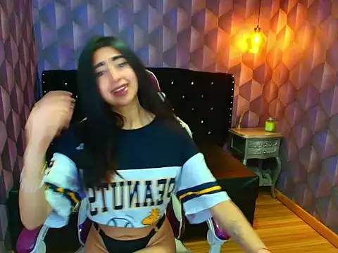 Nanisshawna online show from November 5, 2:55 am