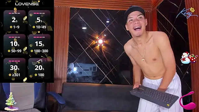 Snapshot of ALEX_MILLER25 chatting on December 16, 8:47 pm ALEX MILLER25 online show from December 16, 8:47 pm