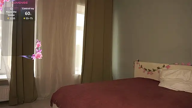 IveyJomes online show from October 4, 7:50 am