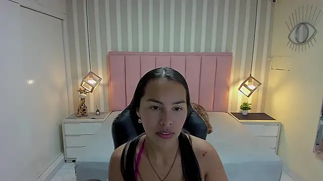 Snapshot of SAMANTHABENET chatting on February 26, 7:13 pm SAMANTHABENET online show from February 26, 7:13 pm