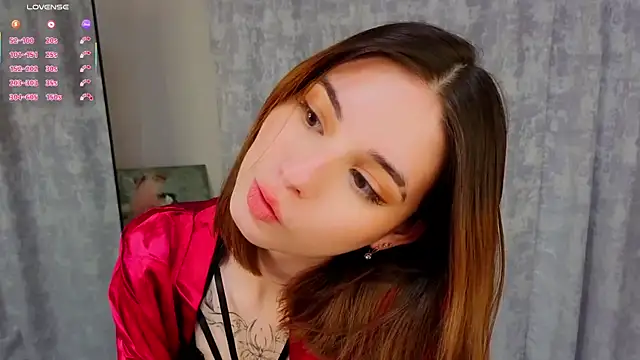 LunaraRada online show from November 3, 2:40 pm