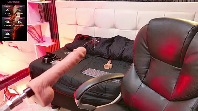 Snapshot of MaraBlake_ chatting on February 8, 4:27 am MaraBlake online show from February 8, 4:27 am