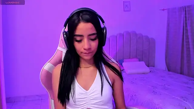 Snapshot of ISABELFORYOU1 chatting on October 29, 2:25 am ISABELFORYOU1 online show from October 29, 2:25 am