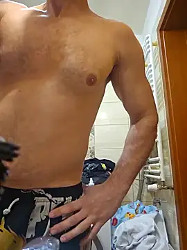 Ando1992 online show from December 14, 9:30 pm