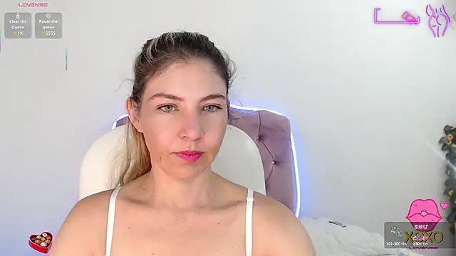 vanessa 21   online show from October 6, 8:39 pm