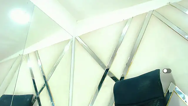 AuroraRoss online show from October 10, 7:13 pm