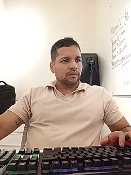 LucasGaeel online show from July 19, 7:01 am