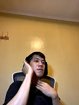 Snapshot of asian_guy_69 chatting on November 2, 5:26 pm asian guy 69 online show from November 2, 5:26 pm