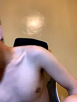 Snapshot of asian_guy_69 chatting on November 10, 4:55 am asian guy 69 online show from November 10, 4:55 am