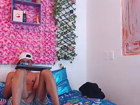 FUNNY AND HORNEY online show from September 26, 7:34 am