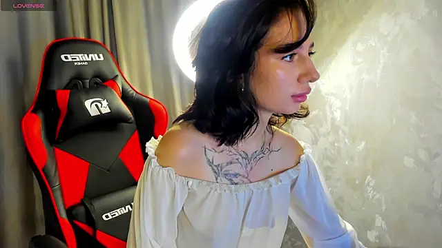 Michelle Murray online show from October 29, 1:19 am