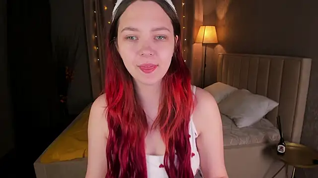 Monica  Queen online show from November 18, 11:59 pm