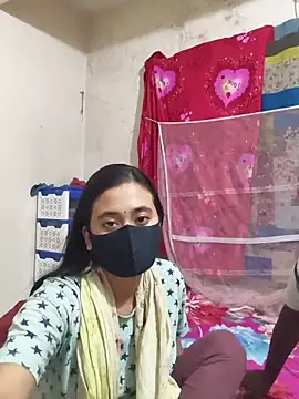 Snapshot of Love_Queen11 chatting on November 6, 3:35 pm Love Queen11 online show from November 6, 3:35 pm