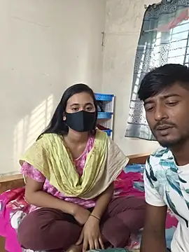 Snapshot of Love_Queen11 chatting on November 7, 8:47 am Love Queen11 online show from November 7, 8:47 am