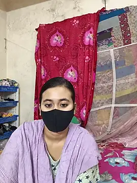 Snapshot of Love_Queen11 chatting on November 10, 4:28 pm Love Queen11 online show from November 10, 4:28 pm