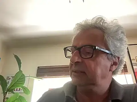chtentation online show from May 9, 10:09 am