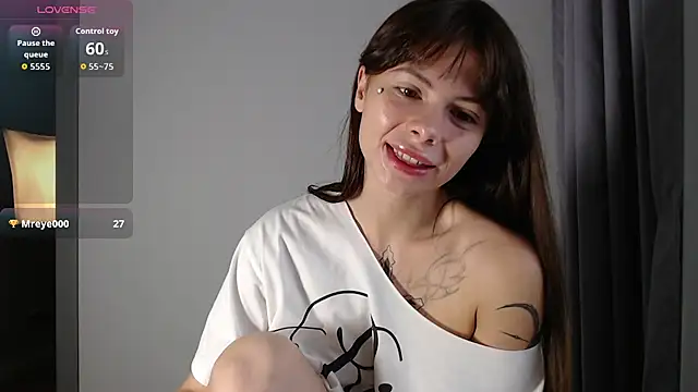 BellaAbey online show from July 6, 10:45 am