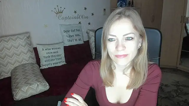 Snapshot of Tiffany_Bates chatting on October 10, 3:05 am Tiffany Bates online show from October 10, 3:05 am