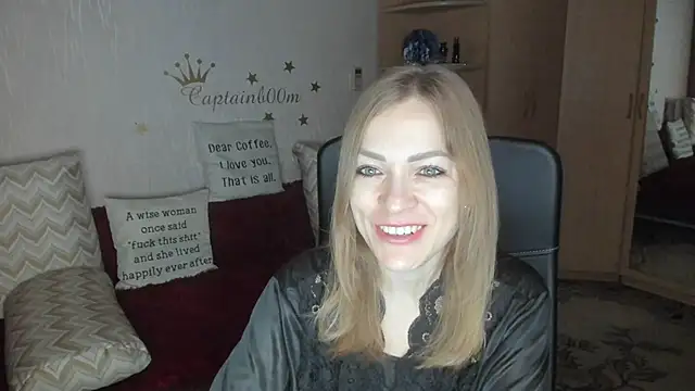 Snapshot of Tiffany_Bates chatting on October 13, 3:28 am Tiffany Bates online show from October 13, 3:28 am