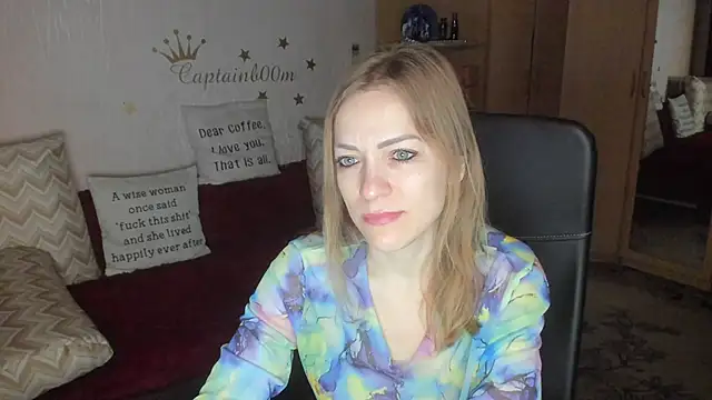 Snapshot of Tiffany_Bates chatting on October 26, 3:34 am Tiffany Bates online show from October 26, 3:34 am