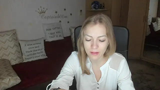 Snapshot of Tiffany_Bates chatting on October 30, 3:30 am Tiffany Bates online show from October 30, 3:30 am