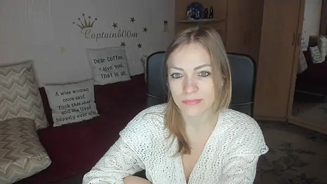 Snapshot of Tiffany_Bates chatting on November 3, 3:52 am Tiffany Bates online show from November 3, 3:52 am