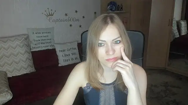 Snapshot of Tiffany_Bates chatting on November 4, 3:16 am Tiffany Bates online show from November 4, 3:16 am