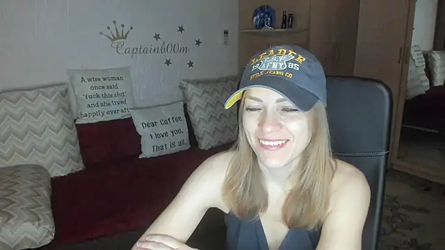 Snapshot of Tiffany_Bates chatting on November 11, 3:28 am Tiffany Bates online show from November 11, 3:28 am