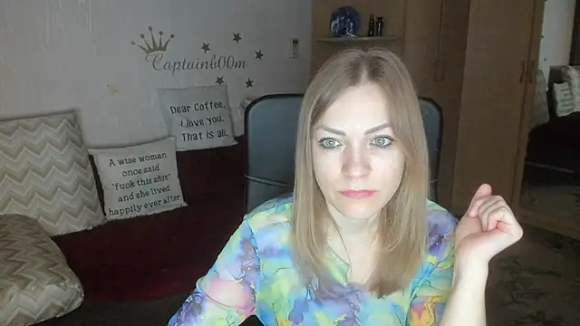 Snapshot of Tiffany_Bates chatting on November 22, 3:38 am Tiffany Bates online show from November 22, 3:38 am