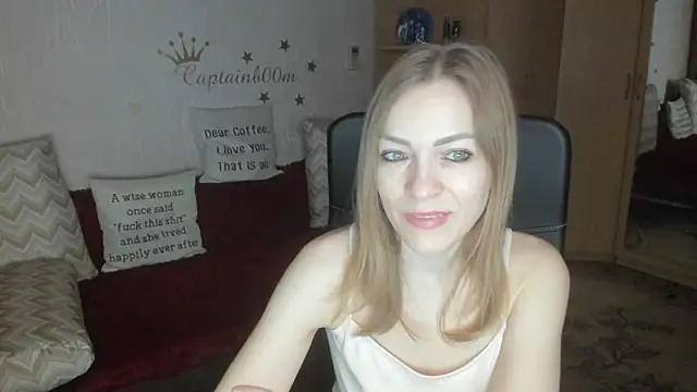 Snapshot of Tiffany_Bates chatting on November 23, 3:28 am Tiffany Bates online show from November 23, 3:28 am